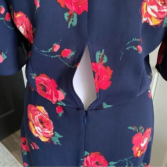 Aritzia Brand Babaton Navy Floral Wrap Flutter Sleeve High-Low Dress Size 4 - Picture 7 of 13
